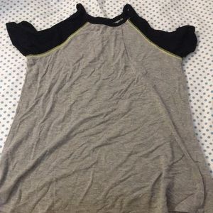 Cold shoulder, grey with black